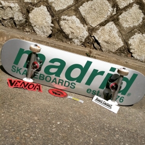보드팩토리샵 (Board Factory Shop)Madrid Skateboard Est logo 8.125